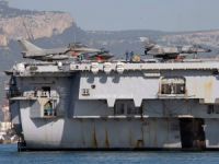 Fransız uçak gemisi Charles de Gaulle, iki ay daha Akdeniz’de