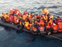 İzmir'in Selçuk İlçesi açıklarında 49 kaçak göçmen yakalandı