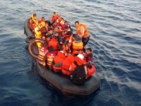 Çeşme'de 27 göçmen yakalandı