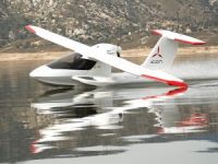 Icon A5, hem karadan hem denizden havalanabiliyor