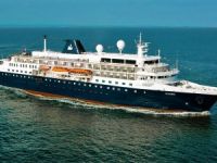 Ultra lüks 'Minerva' Kuşadası'na demir attı