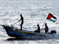 İsrail Donanması Filistin'li balıkçı teknesini batırdı