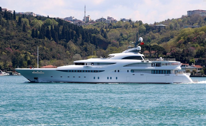 100_milyon_dolarlik_super_luks_yat_2.jpg