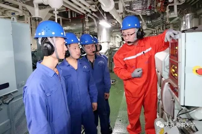 12-028.jpg 12-028.jpg