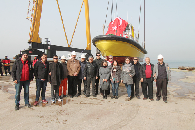 15-temmuz-saglik-ve-hurdogan-adli-servis-hizmeti-botu-denize-indirildi_3.jpg