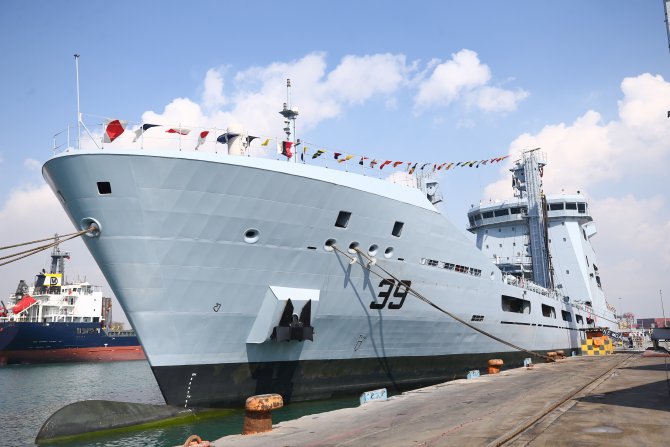 aa-20230323-30656556-30656542-pakistandan_yardim_malzemesi_tasiyan_ikinci_askeri_gemi_mersin_limanina_geldi.jpg