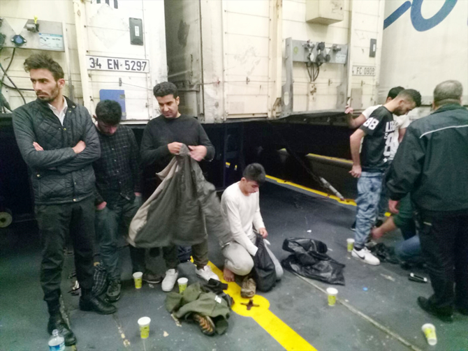 alsancak_limani_konteyner.jpg alsancak_limani_konteyner.jpg