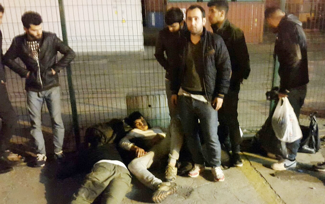 alsancak_limani_konteyner_2.jpg alsancak_limani_konteyner_2.jpg