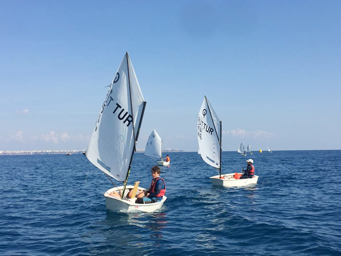 ata’yi-anma-yat-ve-optimist-laser-yarismasi_2.jpg ata’yi-anma-yat-ve-optimist-laser-yarismasi_2.jpg