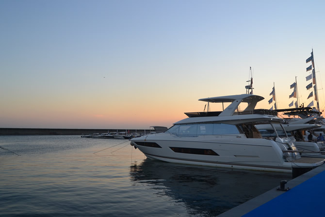 ataköy_mega_yat_limani_13.jpg ataköy_mega_yat_limani_13.jpg