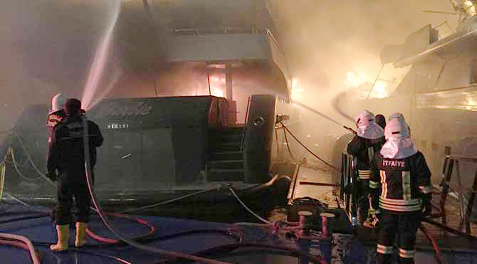 aysal_yat1.jpg aysal_yat1.jpg