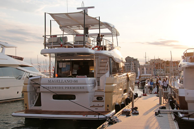 azimut4-001.jpg azimut4-001.jpg