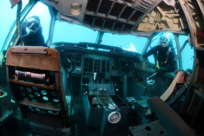 batik-ucak-kusadasinin-yeni-ilgi-noktasi-oldu-002.jpg batik-ucak-kusadasinin-yeni-ilgi-noktasi-oldu-002.jpg