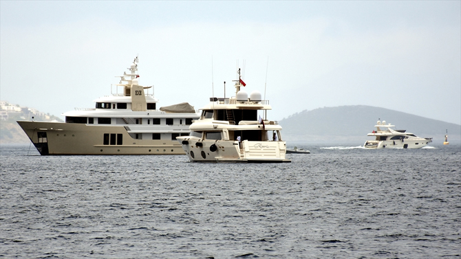 bodrum-aciklarina-demirleyen-yatlar-ilgi-gordu_2.jpg