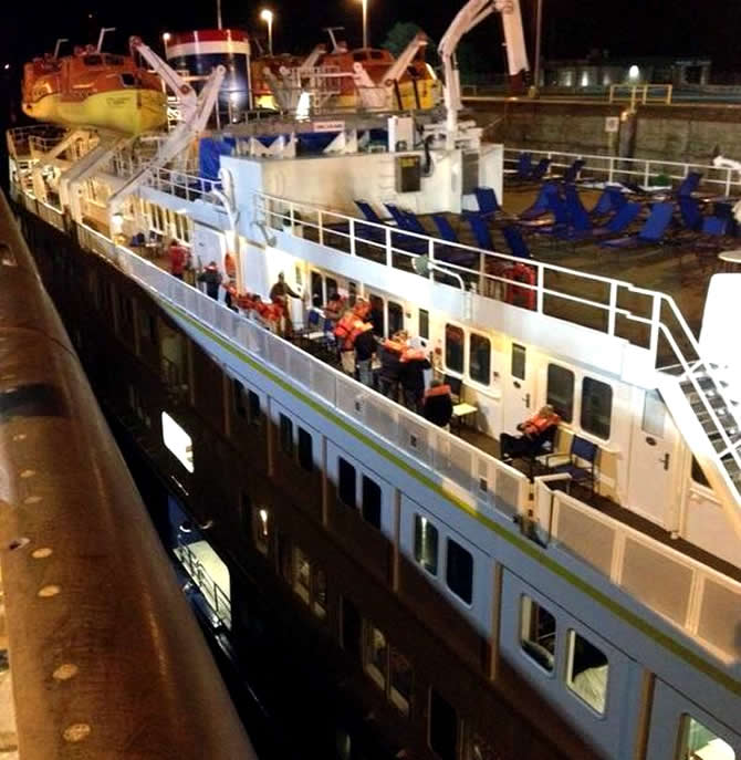 ch1gllfxaaaiv88.jpg ch1gllfxaaaiv88.jpg