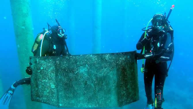 cop-002.jpg cop-002.jpg