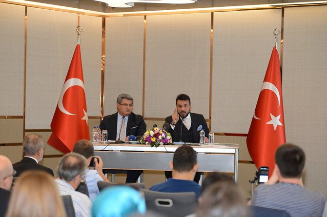 coskun_bayraktar_viaport_2.jpg coskun_bayraktar_viaport_2.jpg