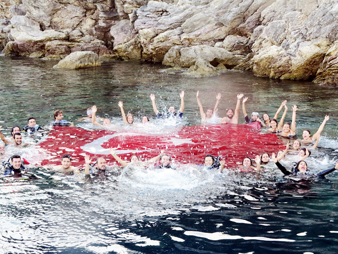 deniz_cumhuriyet.jpg deniz_cumhuriyet.jpg