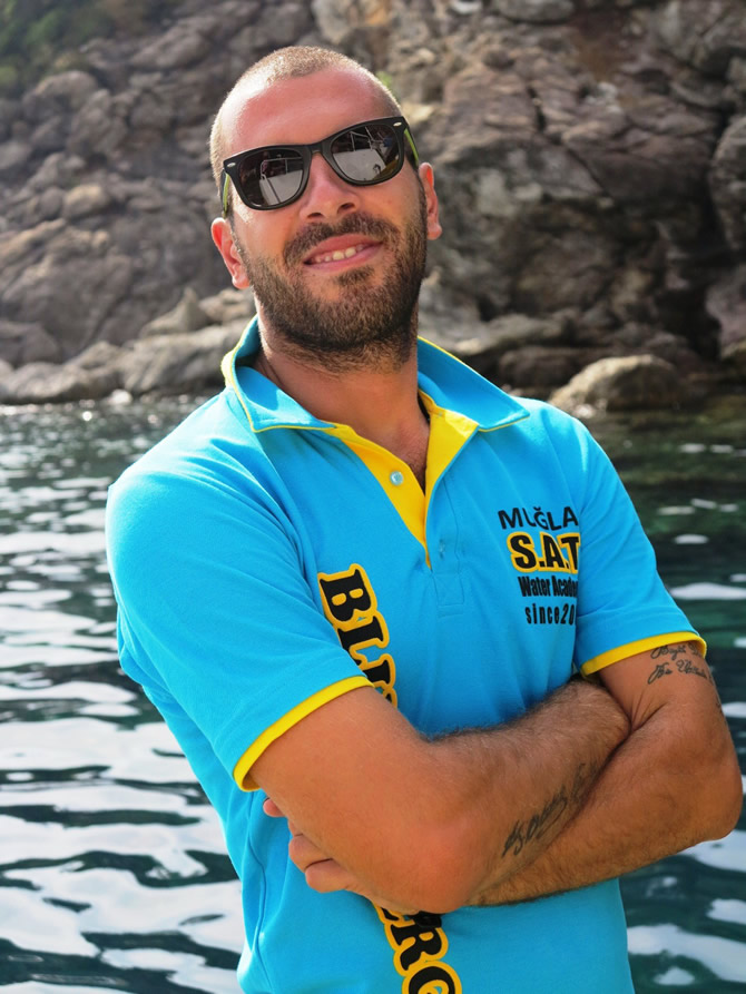 deniz_cumhuriyet1.jpg deniz_cumhuriyet1.jpg