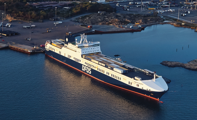 DFDS паром грузовой