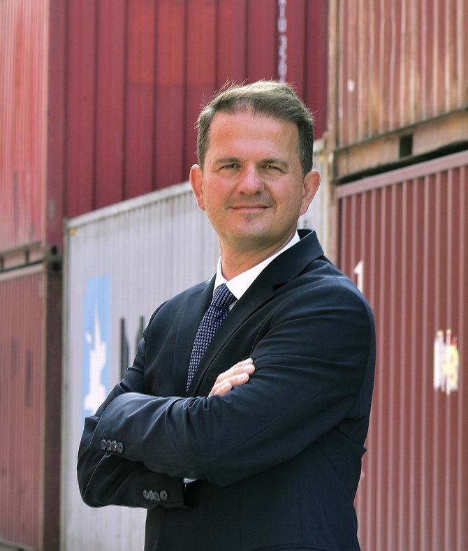 dpworldyarimca_ceo_krisadams.jpg