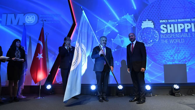 dunya_denizcilik_gunu_yan_etkinliği_bayrak_teslimi_turkiye_panamaya_teslim_etti_denizhaberajansi_1.jpg