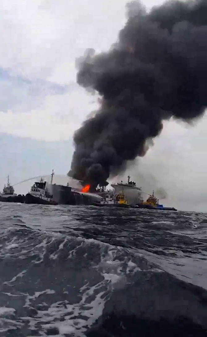 el_burgos_ship_tanker_oil_gemi_denizhaberajansi_6.jpg el_burgos_ship_tanker_oil_gemi_denizhaberajansi_6.jpg