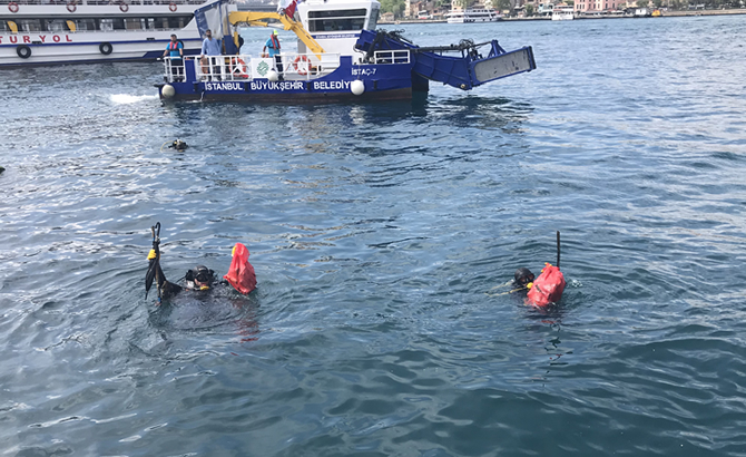eminonu_deniz_temizligi_1.jpg