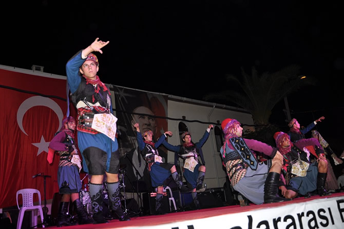 festival1.jpg festival1.jpg