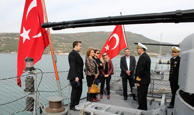 foca3-003.jpg foca3-003.jpg