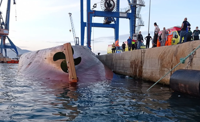 Nazmiye Ana Isimli Gemi Castellon Limani Nda Alabora Oldu