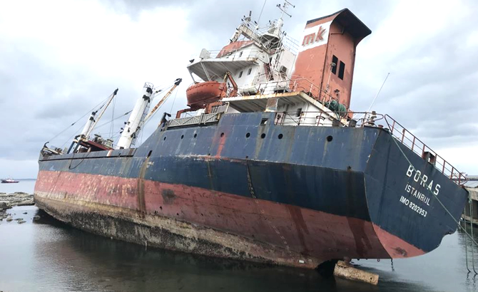 The Ship Named Boras Which Is Connected To The Dock In Kartal Lays On Its Side News2sea Global Maritime News