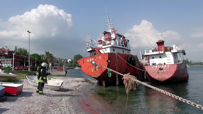 gemi_yangin-001.jpg gemi_yangin-001.jpg