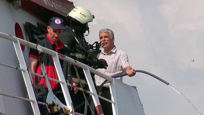 gemi_yangin1.jpg gemi_yangin1.jpg