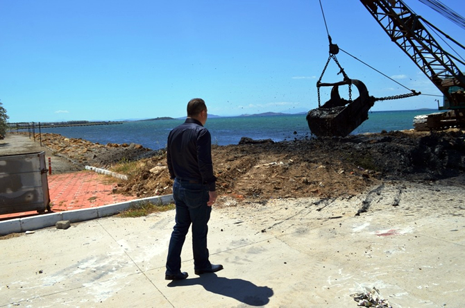 gomec1.jpg gomec1.jpg