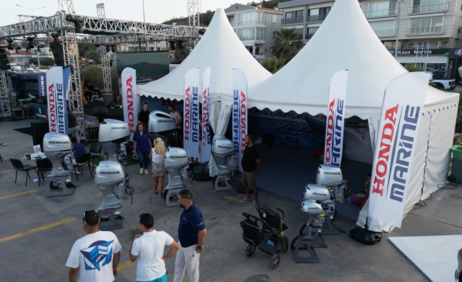 honda-marine-100.-yil-bayragi-acti3.jpg