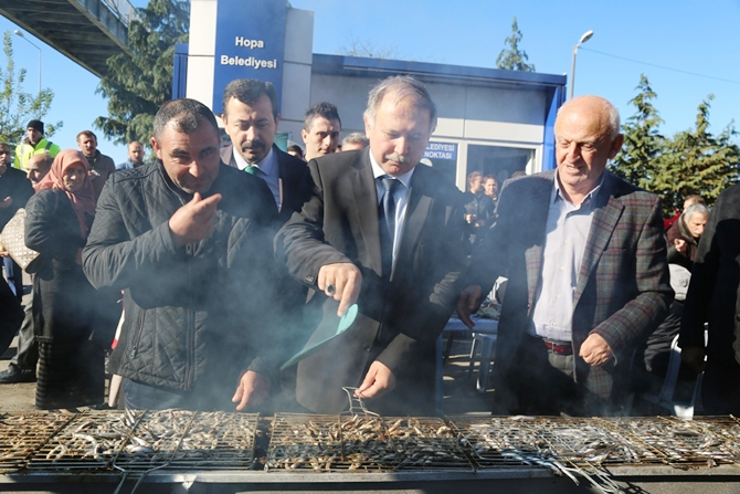 hopa-belediyesi-3uncu-hamsi-senligi-duzenledi_1.jpg hopa-belediyesi-3uncu-hamsi-senligi-duzenledi_1.jpg