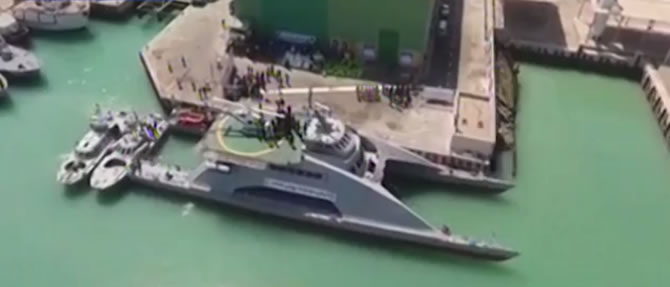 iranin-yuksek-hizli-savas-gemisi-suya-indi_2.jpg iranin-yuksek-hizli-savas-gemisi-suya-indi_2.jpg