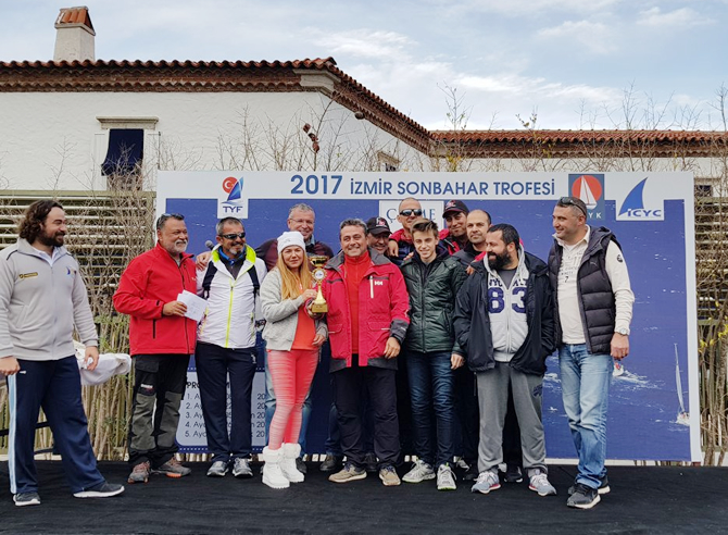 izmir-sonbahar-trofesi,-ic-cesme-marina’da-sona-erdi_1.jpg