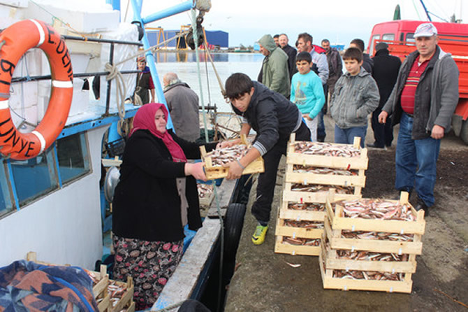 kadin_balikci1-001.jpg kadin_balikci1-001.jpg