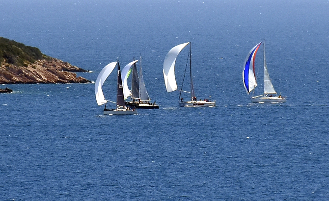 kis_trofesi_5_ayak_yarislari_1.jpg