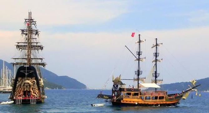 korsan_tekne1.jpg korsan_tekne1.jpg