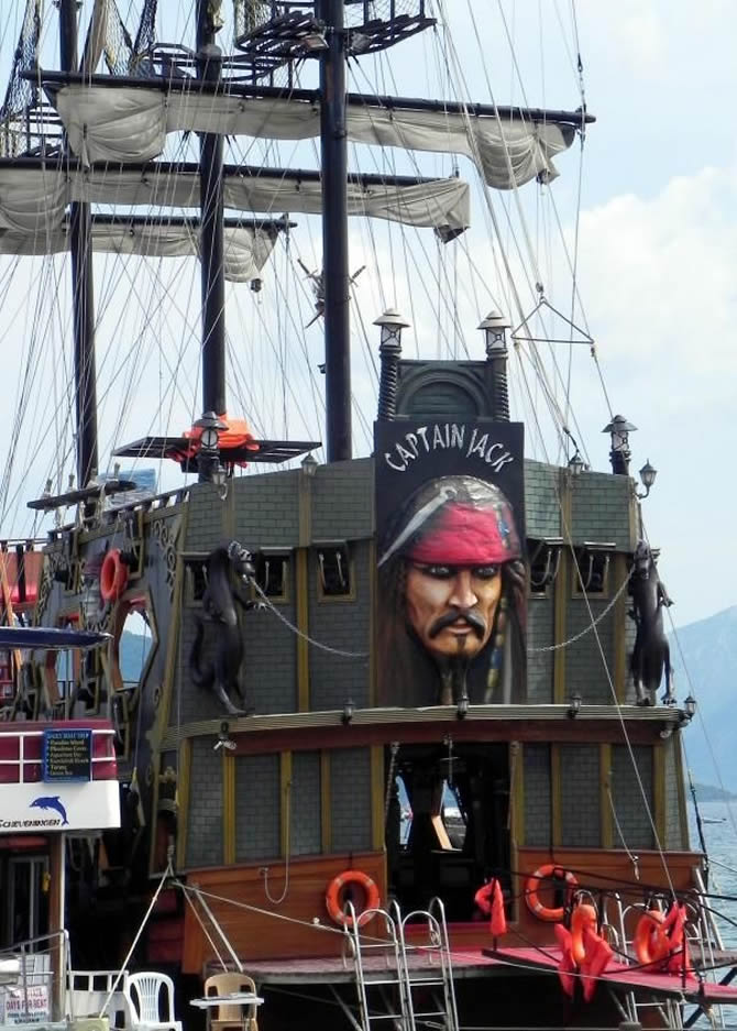 korsan_tekne7.jpg korsan_tekne7.jpg