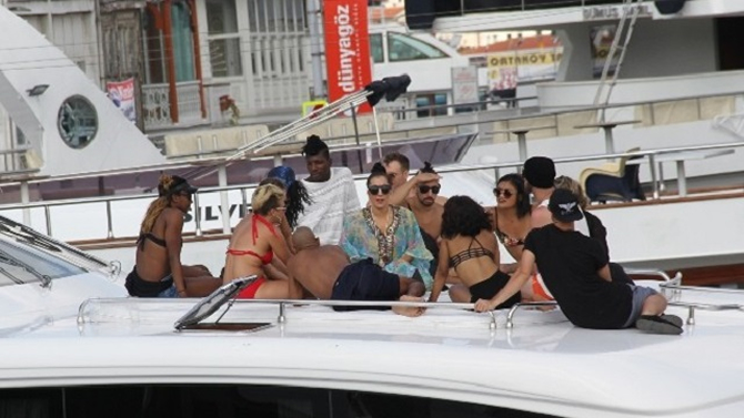 ladygaga_istanbulbogazi4.jpg