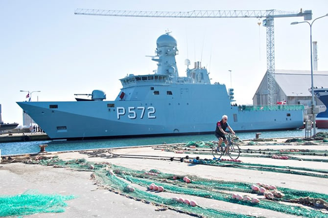 Lauge Koch, Danimarka donanmasına katılıyor