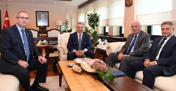 loyd_1.jpg loyd_1.jpg