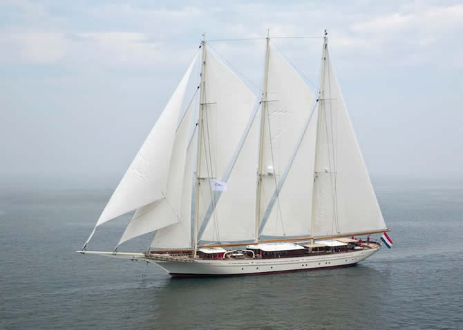 mega-yacht-mikhail-s.jpg mega-yacht-mikhail-s.jpg