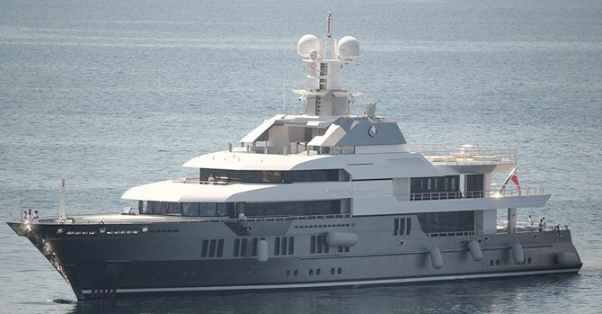 mega-yatlar,-bodrum-aciklarina-demirledi_1.jpg