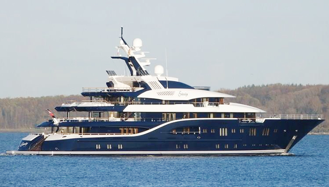 mega-yatlar,-bodrum-aciklarina-demirledi_2.jpg