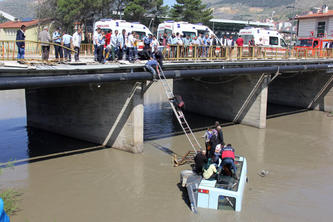 minibus2.jpg minibus2.jpg